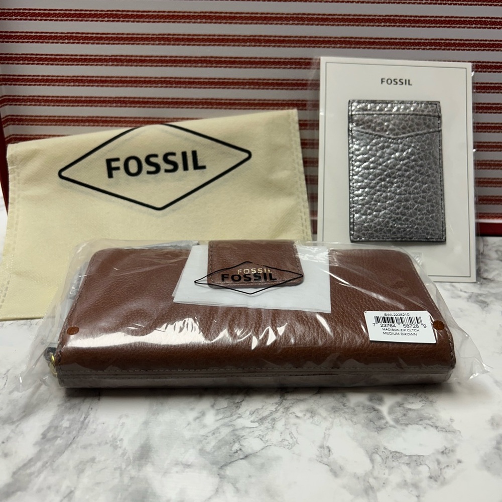 FOSSIL Madison Zip Clutch & Phone Case Card Holder NWT with Dust Bag